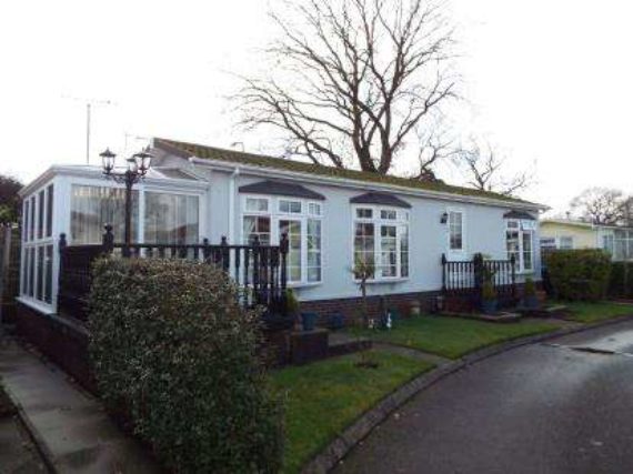 2 bedroom Detached f...